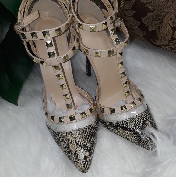 Wild Diva Shoes - SOLD OUT Nude Skin T-Strap Studded Accent Point